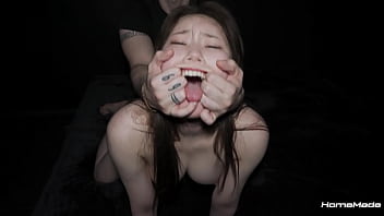 Pertama Kali Remaja Jepang Menelan Kontol Besar