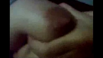 Goyang-goyang Sendiri Ala Indo Yang Bikin Basah