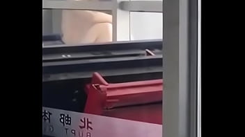 北邮体育馆激情门事件，深夜肉搏大战细节曝光