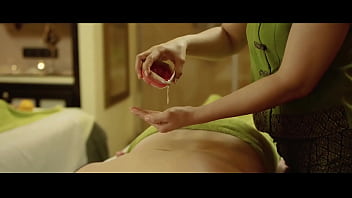 Pijatan Nakal Dari Istri Seksi Kakak Tiriku