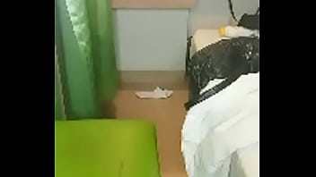 Menari Telanjang Bulat