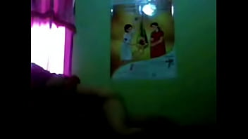 Janda Berkerudung Yang Menggoda Dengan Tubuh Seksi Dan Penuh Hasrat