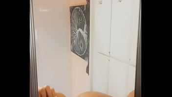 Yenniferpink Merintih Kesenangan Saat Vaginanya Yang Basah Ditusuk Dengan Ganas