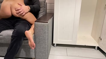 Ibu Tiri Mengintip Anak Tirinya Nonton Film Porno Dan Memuaskan Nafsu Birahinya