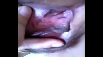 Gadis Tionghoa Memainkan Memeknya Dengan Detail Yang Menggoda