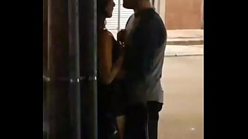 Menggoda Gadis China Dengan Ciuman Liar Dan Gigitan Bibir Yang Menggairahkan