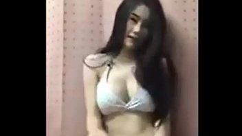 Tante Asia Goyang Hot Dan Menggoda Di Live Stream Facebook
