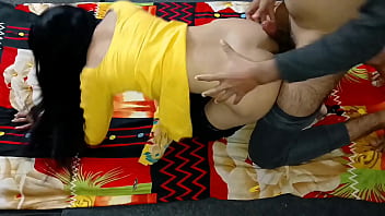 Memek Sempit Ibu Tiri Punjab Dihajar Hingga Mengerang