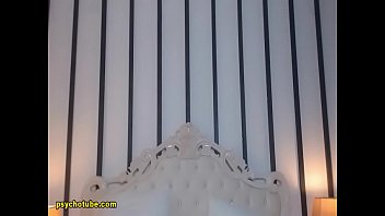 Penampilan Mesum Langsung Boneka Asia Berambut Cokelat Yang Menggairahkan