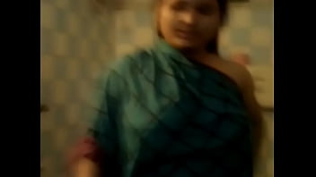 Gadis Seksi Desi Basah Kuyup Usai Mandi, Tubuhnya Menggoda Dan Siap Dimainkan