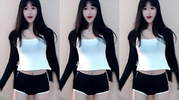 Cô Gái Trung Quốc Rên Rỉ Thả Dáng Trên Tàu Lượn Siêu Tốc