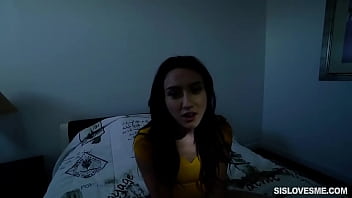 Adik Tiriku Kumasuki Dari Depan, Kamera Menangkap Semua Aksi Panas Kami