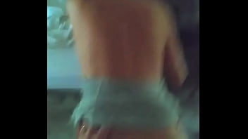 Candi Annie, Milf Ranum Yang Masih Mengantuk, Menunduk Dan Menawarkan Pantatnya Untuk Ditunggangi Dari Belakang Di Pagi Hari Hingga Tubuhnya Penuh Dengan Cairan Panas.