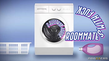 Teman Sekamar Yang Siap Kasih Layanan Seks Ekstra, Bagian 2 – Download Lengkap Di Zzfull.com/bene