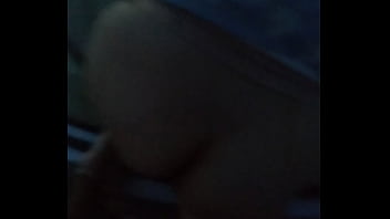 Kinzy Jo Menghisap Kontol Lalu Menunduk Membelakangi