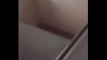 Cậu Quốc Chạy Vào Nhà Vệ Sinh Trường Học để Thỏa Mãn Cơn Buồn đi Nặng