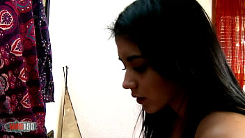 Aysha, Gadis Arab Muda Dengan Payudara Besar Alami Dan Memek Berbulu Lebat