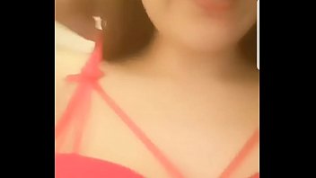 Gadis Oriental Yang Menggoda