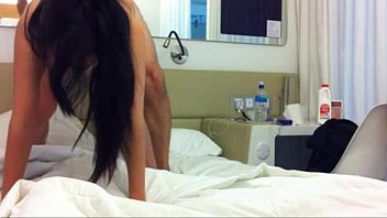 Menunggangi Gadis Tionghoa Amatir Dengan Gaya Koboi Yang Liar