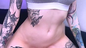 Batangan Besar Untuk Adik Tiriku Di Hari Ulang Tahunnya