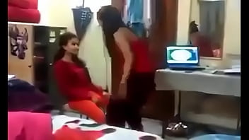 Garam Mastī: Hostel Ke Andar Chhup-chhup Ke Maza