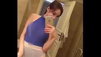 Koleksi Panas Alice Zhou, Model China Yang Menggoda Dan Memikat Setiap Sudutnya.