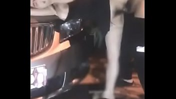 Gadis Tiongkok Menggila Di Jalanan