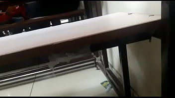 Gadis India Yang Menggoda Dengan Lekuk Tubuh Mempesona