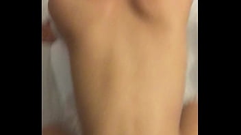 Gadis Tionghoa Mengaduh Dan Mengerang Penuh Nafsu