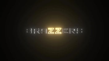 Gadis Fashionista Yang Siap Dihardcore Zaawaadi / Brazzers / Masukkan Kode Xvpromo Di Situs Resmi Untuk Diskon