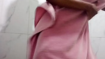 Gadis India Desi Di Dalam Ruangan Memperlihatkan Memek Dan Toketnya Yang Menggoda Video 04