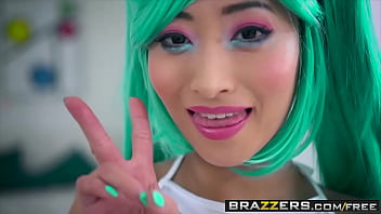 Gairah Otaku: Ayumu Kase Dan Bill Bailey Bikin Klimaks Liar Di Trailer Panas Ini