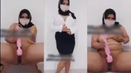 Laela Yang Tersulut Nafsu Usai Pulang Kerja, Tangannya Menggila Menggapai Kenikmatan