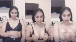 Renny Buka Rahasia Payudaranya Yang Menggoda