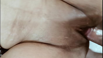 Gairah Membara Di Ranjang Cinta Desi