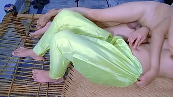 Kakak Tiriku Yang Seksi Tak Mengizinkanku Mengerjakan Pr Dan Memuaskanku Hingga Ia Puas