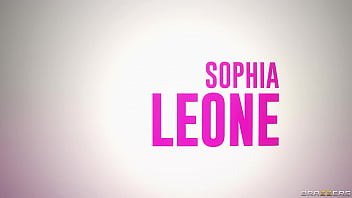 Dia Menggoyang, Dia Menggoyangkan – Sophia Leone / Brazzers / Tonton Penuh Di Https://zzfull.com/wont