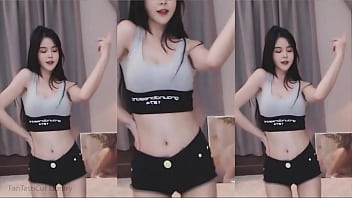 Cô Nàng Trung Quốc Quẩy Tung Nóc Với Ba Viên Thuốc Lắc