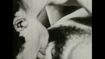 Gairah Terlarang Di Rumah Kosong, Berdua Dengan Ibu Tiri Yang Menggoda