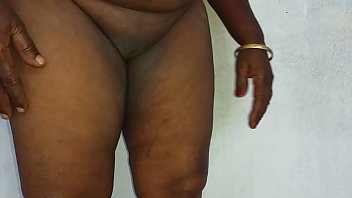 Istri Nakal India Panas Dari Berbagai Daerah, Vanitha Dan Temannya Dalam Saree Biru Memamerkan Payudara Besar Dan Memasturasi Diri Dengan Nafsu