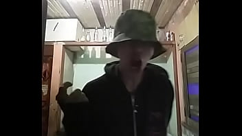 Chino Mengerang Seperti Pelacur