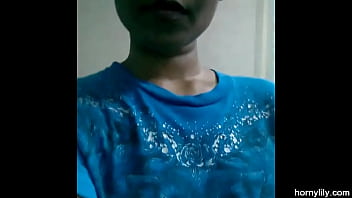 Pembantu India Lily Bergairah Dengan Bokong Besar