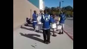 Goyang Pantatmu Di Atas Panggung Musik Yang Menggairahkan