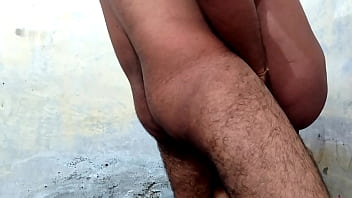 मोटी गांड वाली लड़की की गांड को जोरदार चोदकर सूजा दिया हिंदी आवाज में