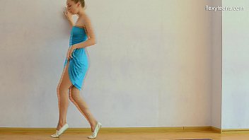 Gerakan Super Panas Pesenam Seksi Mostik Yang Bikin Panas