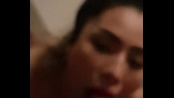 Gadis Thailand 19 Tahun Telan Penuh Nafsu