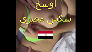 زوجي الديوث دخل عليا في الغرفة لما عرف إني شرموطة وبدأ يداعب مؤخرتي ثم صعد فوقي ومارس الجنس بقوة