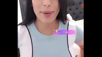 Gadis Jalang Menggoyang Tubuh Di Bigo Live