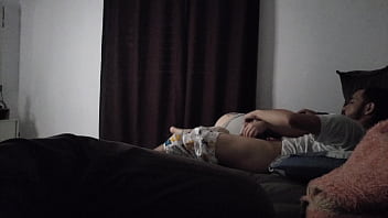 Tia Safada Planejou Tudo Para Esfregar A Bunda No Sofá Junto Com O Sobrinho