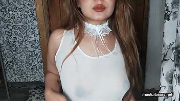 Ibu Lian Merangsang Diri Dengan Stoking Yang Menempel Erat